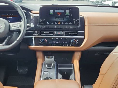 Used 2023 Nissan Pathfinder Platinum AWD/4WD image 5