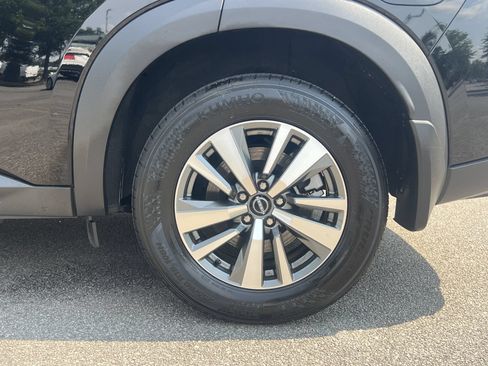 Used 2025 Nissan Pathfinder SL FWD image 29