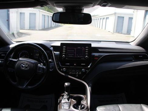Used 2022 Toyota Camry SE w/ Cold Weather Package FWD image 23