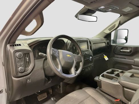Used 2025 Chevrolet Silverado 2500 Custom w/ Custom Value Package AWD/4WD image 9