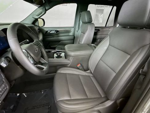 Used 2025 Chevrolet Tahoe Z71 w/ Comfort Package AWD/4WD image 23