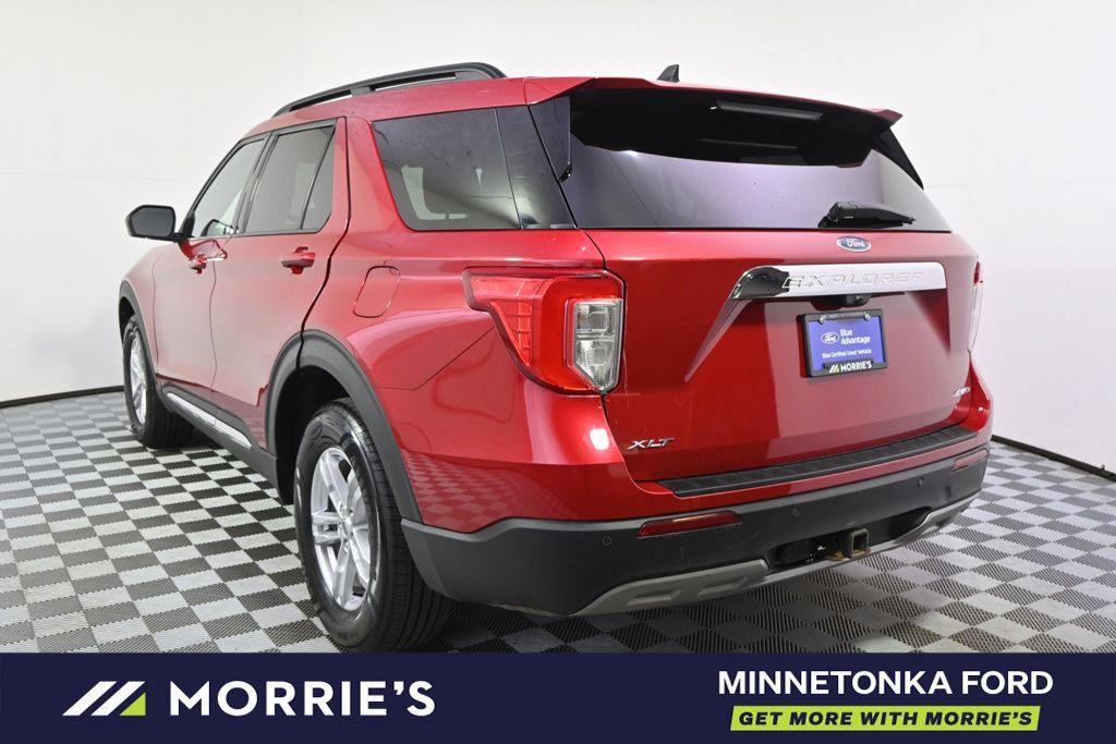 Used 2023 Ford Explorer XLT w/ Equipment Group 202A AWD/4WD image 4