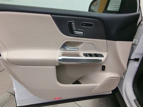 Certified 2021 Mercedes-Benz GLB 250 image 24