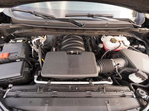 Used 2025 Chevrolet Suburban High Country image 10