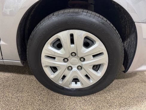 Used 2018 Dodge Grand Caravan SE image 60