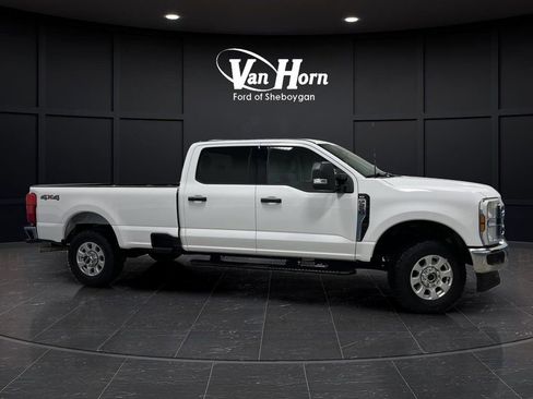 Used 2024 Ford F250 XLT image 2
