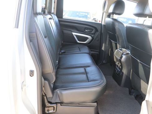 Used 2019 Nissan Titan PRO-4X w/ Pro-4x Convenience Package image 32