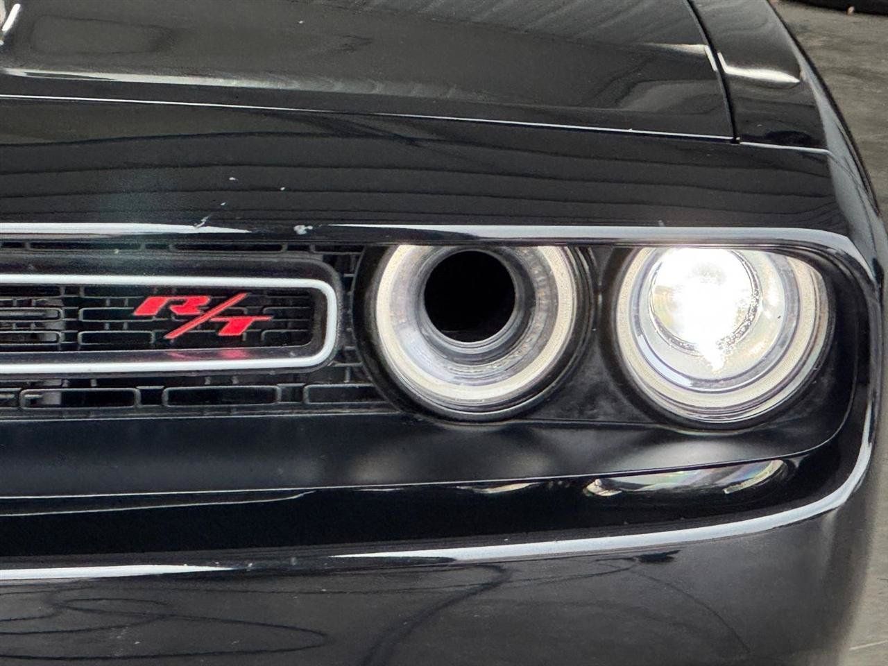 Used 2018 Dodge Challenger R/T Scat Pack w/ Driver Convenience Group RWD image 40