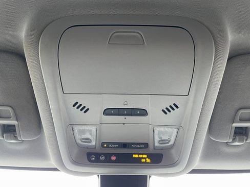 Used 2022 GMC Terrain SLT w/ Infotainment Package II image 25