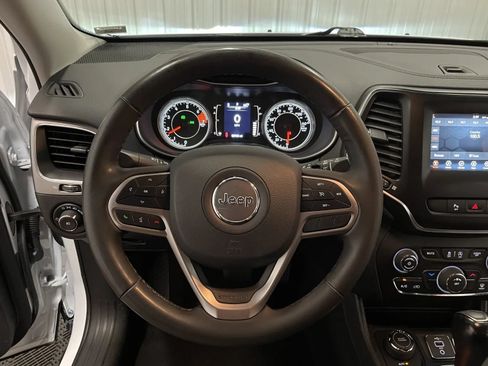 Used 2021 Jeep Cherokee Latitude Plus AWD/4WD image 20