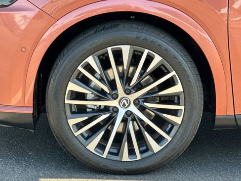 Used 2024 Lexus RX 350 Premium Plus w/ Convenience Package image 13