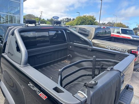 Used 2019 Chevrolet Colorado ZR2 w/ ZR2 Midnight Special Edition AWD/4WD image 8