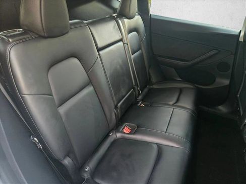 Used 2020 Tesla Model Y Long Range image 15