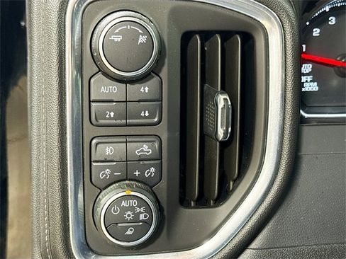 Used 2019 Chevrolet Silverado 1500 LTZ image 12