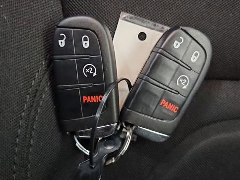 Used 2021 Jeep Renegade Latitude w/ Luxury Group I image 52