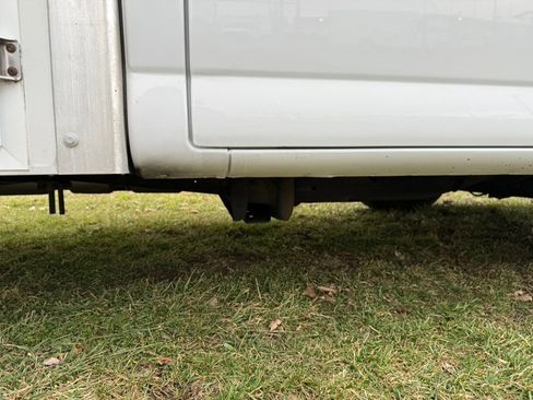 Used 2018 Chevrolet Express 3500 image 27