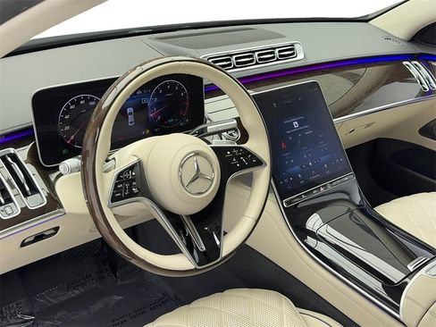 Used 2022 Mercedes-Benz S 500 4MATIC w/ Warmth & Comfort Package image 14