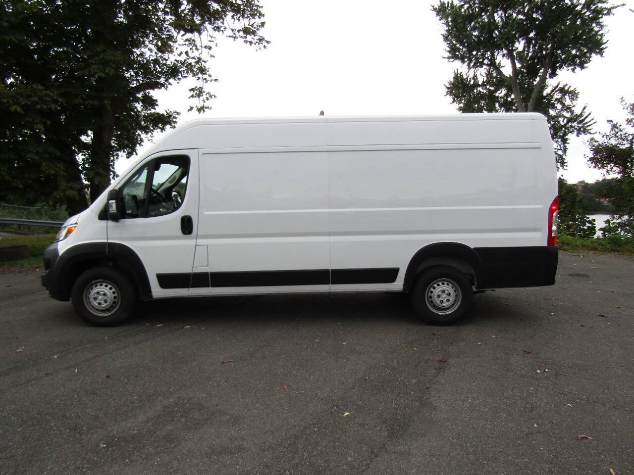 Used 2025 RAM ProMaster 3500 w/ Convenience Group FWD image 3