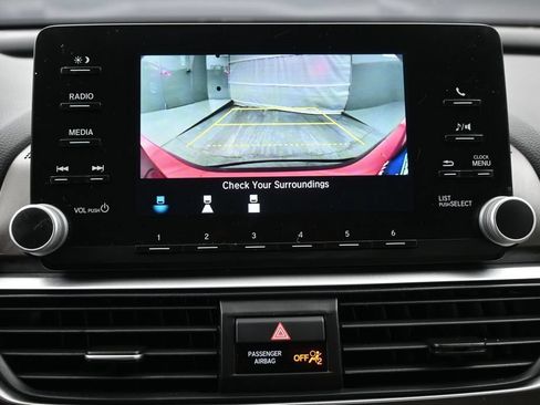 Used 2019 Honda Accord LX image 18