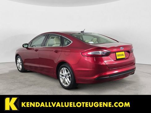 Used 2016 Ford Fusion SE w/ Equipment Group 202A FWD image 3
