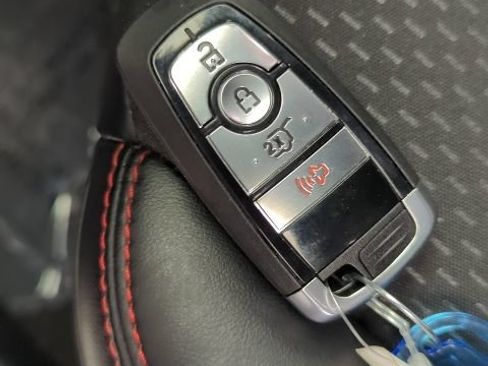 Used 2025 Ford Escape ST-Line AWD/4WD image 29
