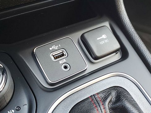 Used 2021 Jeep Cherokee Trailhawk w/ Sun, Sound & Nav Group image 36