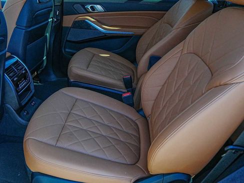 Used 2023 BMW X7 xDrive40i w/ Premium Package image 31