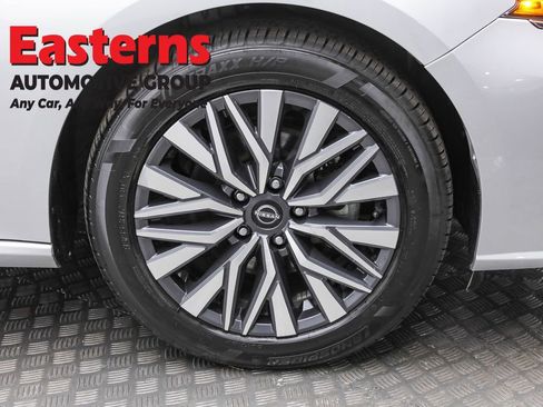 Used 2024 Nissan Altima 2.5 SV image 31