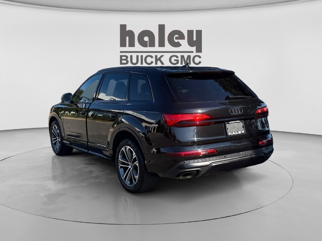 Used 2025 Audi Q7 2.0T Premium w/ Convenience Plus Package AWD/4WD image 3