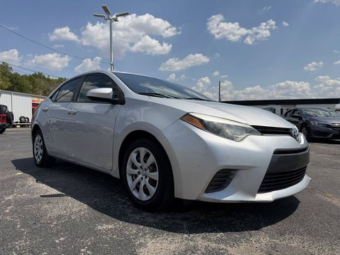 Used 2015 Toyota Corolla LE FWD image 3