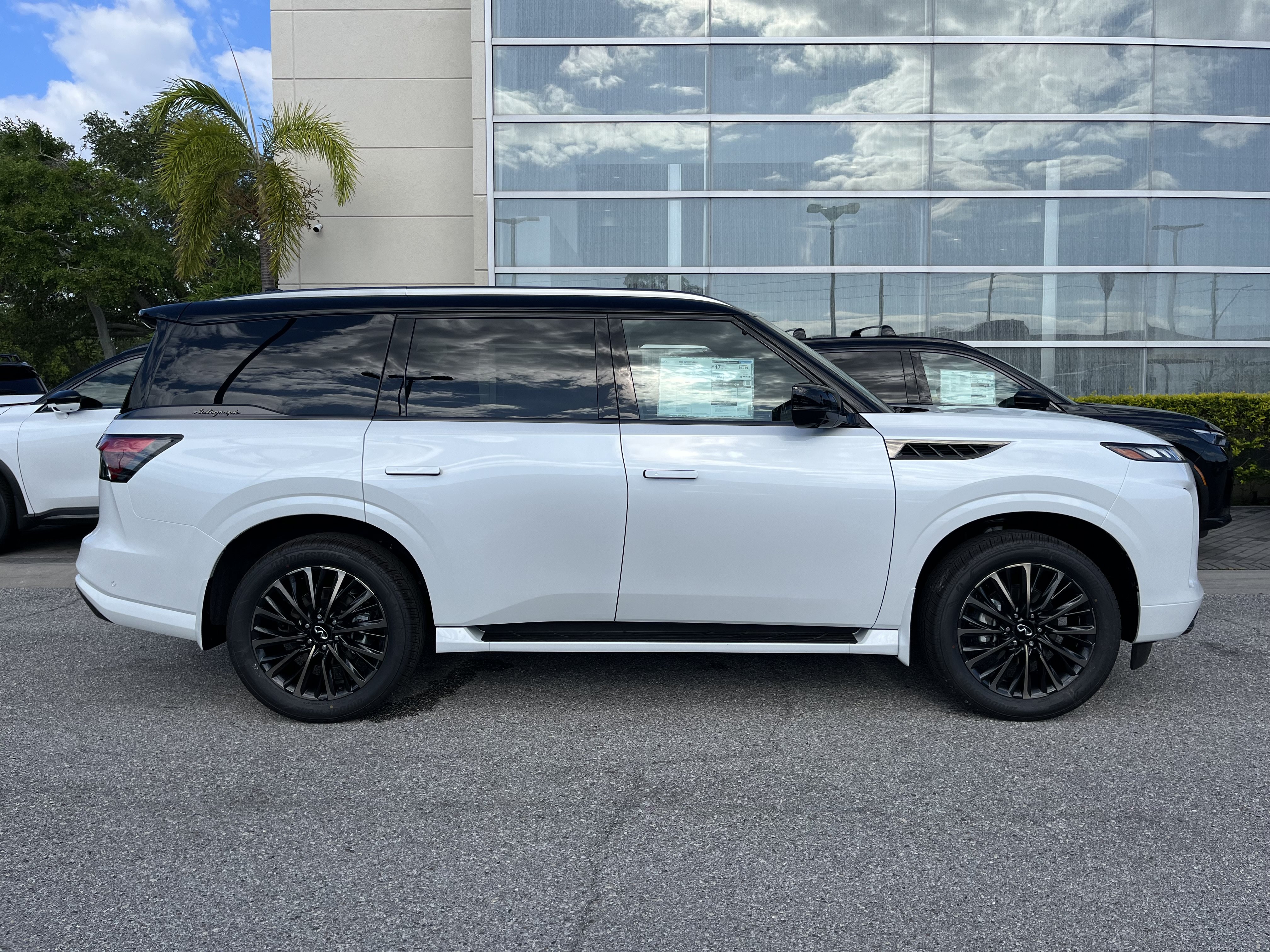 New 2026 INFINITI QX80 Autograph w/ Premium Cargo Package AWD/4WD image 7