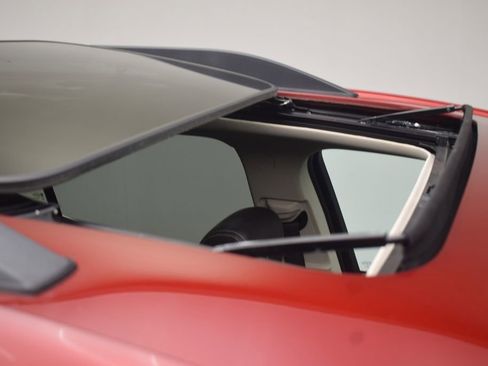 Used 2021 GMC Acadia Denali w/ Denali Technology Package image 17