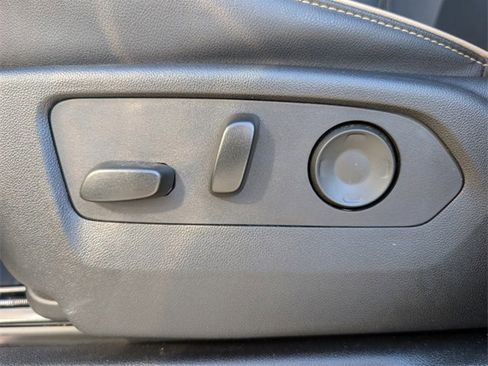 Used 2024 Chevrolet Tahoe Premier w/ Premium Package 2 image 16