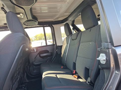 Certified 2021 Jeep Wrangler Unlimited Rubicon w/ Xtreme Recon 35" Tire Package AWD/4WD image 10