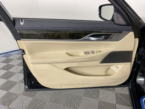 Used 2020 BMW 740i image 19