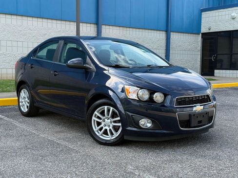 Used 2015 Chevrolet Sonic LT w/ Wheels and Fog Lamp Package FWD image 3
