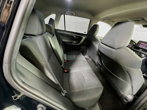 Used 2019 Toyota RAV4 LE w/ All Weather Liner Package AWD/4WD image 24