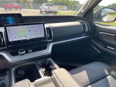 Used 2025 Ford Expedition Max Platinum image 24