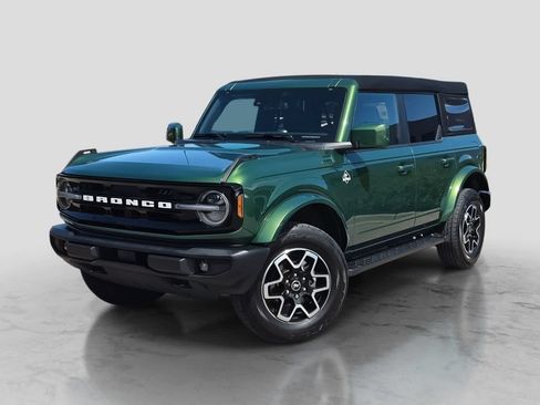 Used 2024 Ford Bronco Outer Banks AWD/4WD image 1