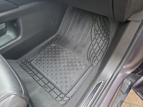 Used 2018 Cadillac XT5 Platinum w/ Driver Assist Package image 37