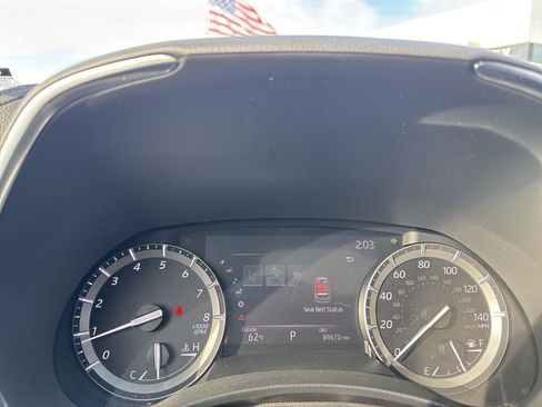 Used 2021 Toyota Highlander Limited image 24