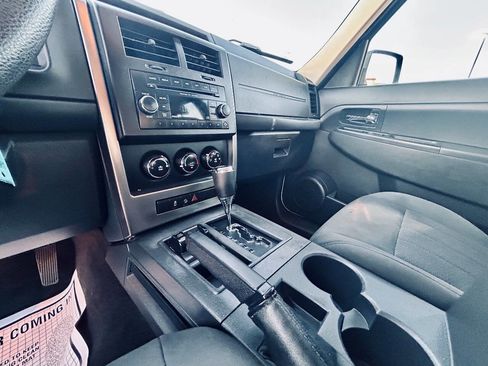 Used 2012 Jeep Liberty Sport image 16
