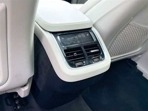Used 2021 Volvo XC90 T5 Momentum w/ Climate Package image 28