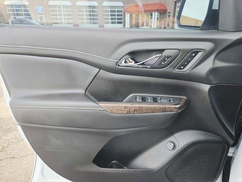 Used 2023 GMC Acadia Denali w/ Denali Ultimate Package AWD/4WD image 39