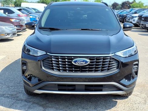 Used 2025 Ford Escape SE FWD image 8