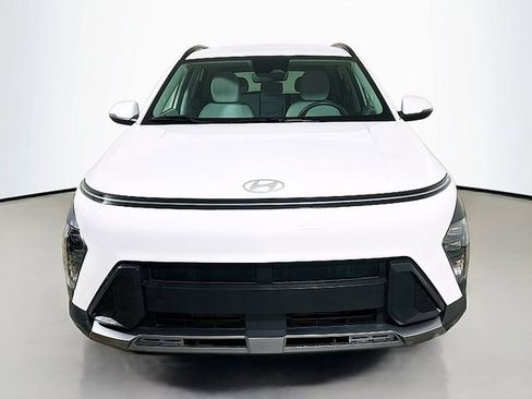 Used 2024 Hyundai Kona SEL FWD image 2