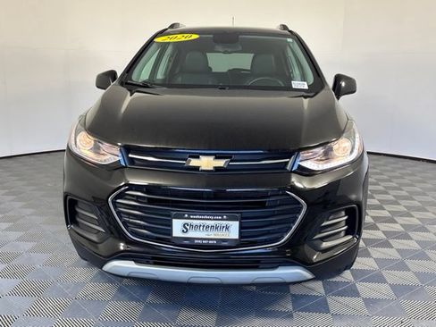 Used 2022 Chevrolet Traverse LT AWD/4WD image 3