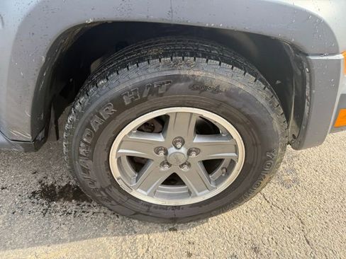 Used 2005 Jeep Liberty Renegade image 13