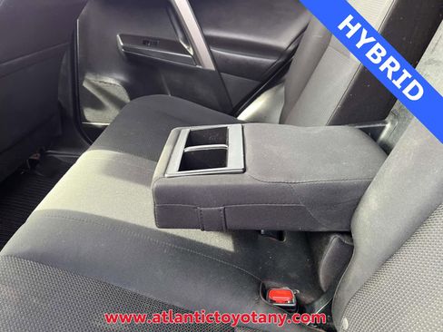Used 2017 Toyota RAV4 XLE image 18