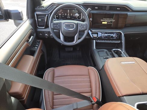 New 2026 GMC Sierra 2500 Denali Ultimate w/ LPO, Black Badging Package image 32